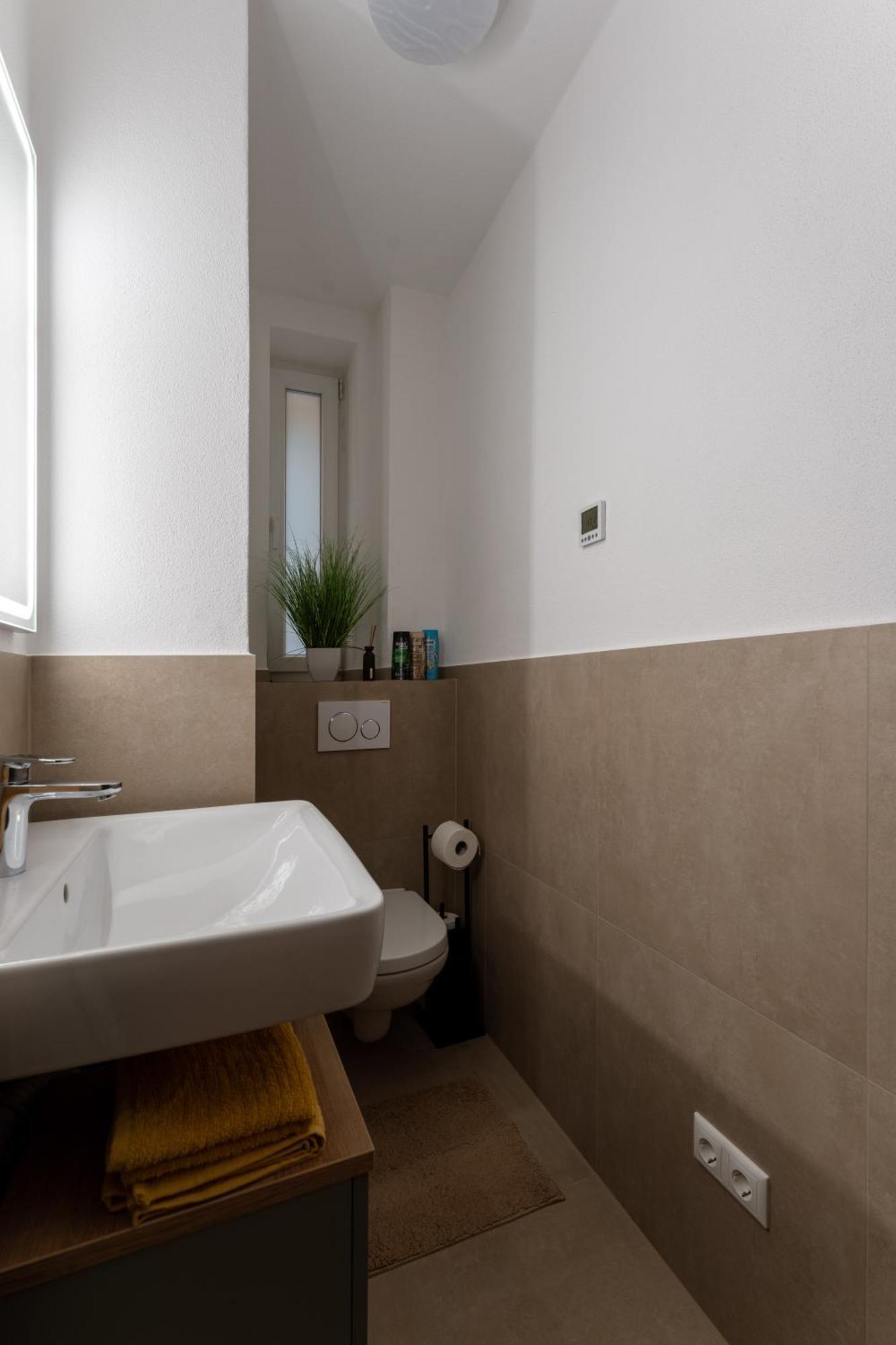 Modern Living Apartment - 3-Zimmer - Nuernberg Nord, Ruhige Seitenstrasse, Fusslaeufig Strassenbahn Esterno foto