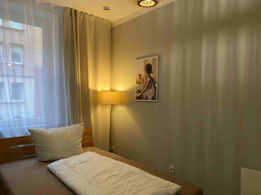 Modern Living Apartment - 3-Zimmer - Nuernberg Nord, Ruhige Seitenstrasse, Fusslaeufig Strassenbahn Esterno foto